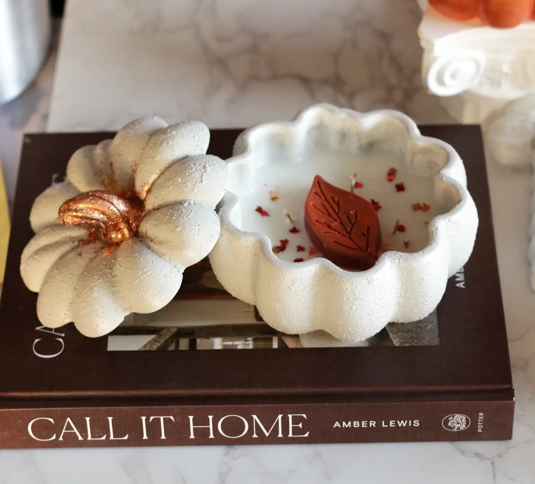 Crisp Autumn Leaves Scented Candle - 10 oz coconut Soy Wax Candle - Handmade Ceramic Pumpkin Jar - ZyndlFall Candles